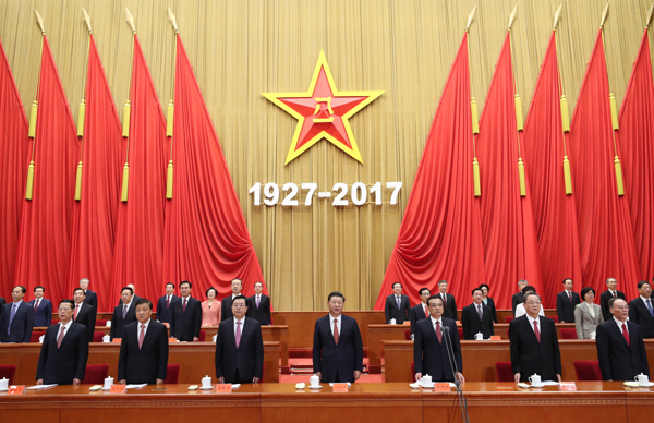 8月1日，慶祝中國(guó)人民解放軍建軍90周年大會(huì)在北京人民大會(huì)堂隆重舉行。中共中央總書(shū)記、國(guó)家主席、中央軍委主席習(xí)近平和李克強(qiáng)、張德江、俞正聲、劉云山、王岐山、張高麗等出席大會(huì)。新華社記者 鞠鵬 攝