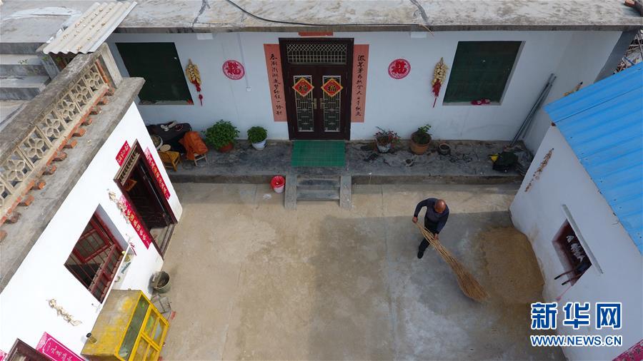 （走基層 聽(tīng)民聲）（3）貧困戶(hù)王萬(wàn)才的“詩(shī)意”脫貧路