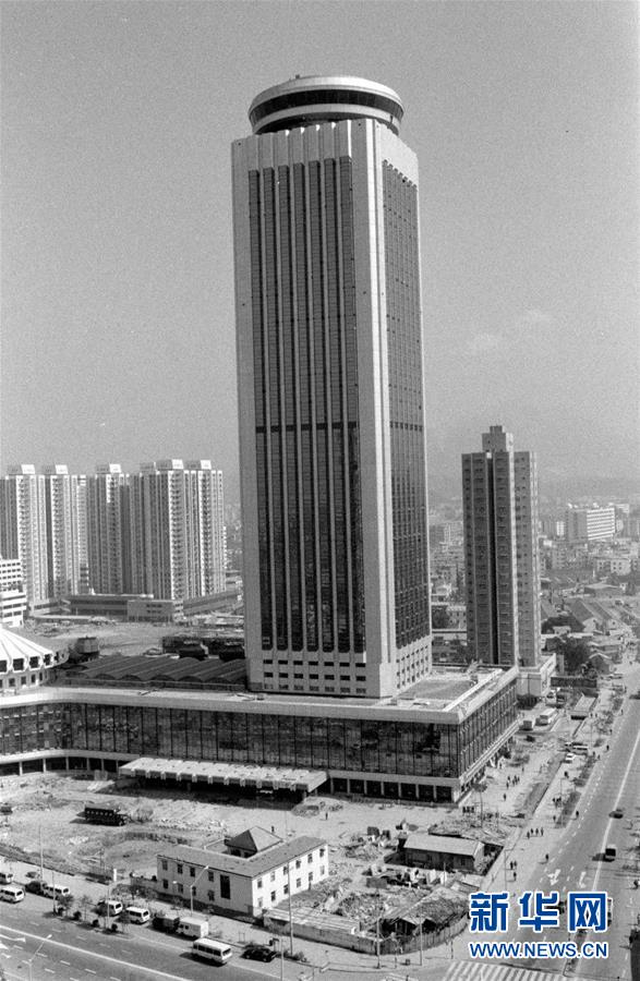 （新華全媒頭條·壯闊東方潮　奮進(jìn)新時(shí)代——慶祝改革開放40年·圖文互動）（5）從追趕時(shí)代到引領(lǐng)時(shí)代——從深圳發(fā)展奇跡看中國改革開放40年 