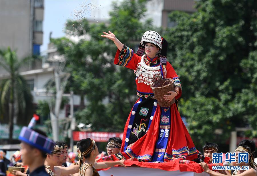 （輝煌60年·壯美新廣西·圖文互動）（3）和睦相處一家親 攜手并進(jìn)謀發(fā)展——廣西民族團(tuán)結(jié)發(fā)展觀察