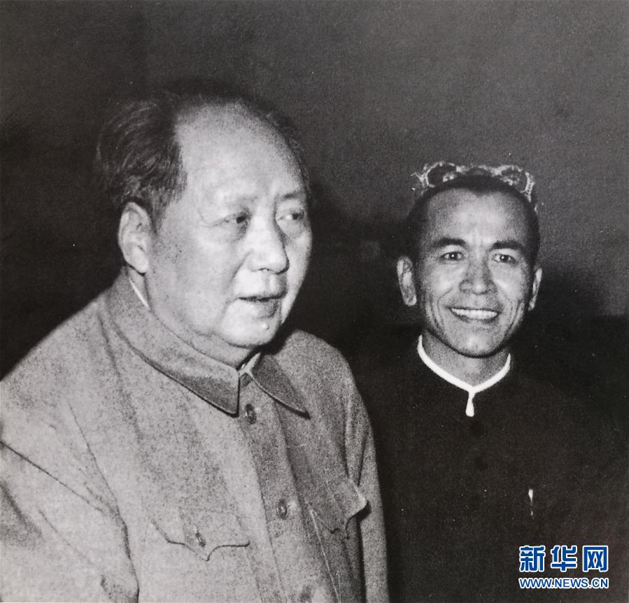 （時(shí)政）（1）鐵木爾·達(dá)瓦買(mǎi)提同志生平照片