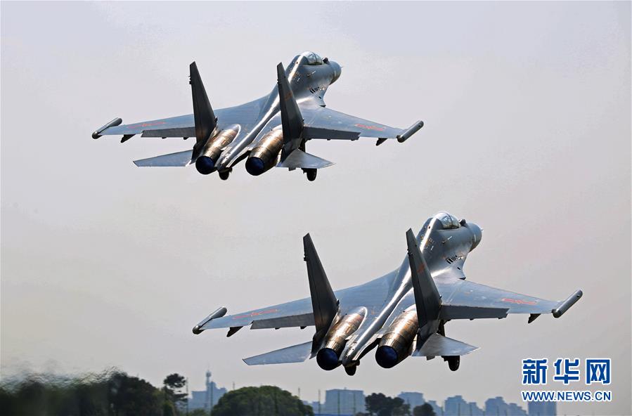（新華全媒頭條·圖文互動(dòng)）（5）戰(zhàn)鷹，為祖國奮飛——記空軍航空兵某旅旅長、特級(jí)飛行員郝井文