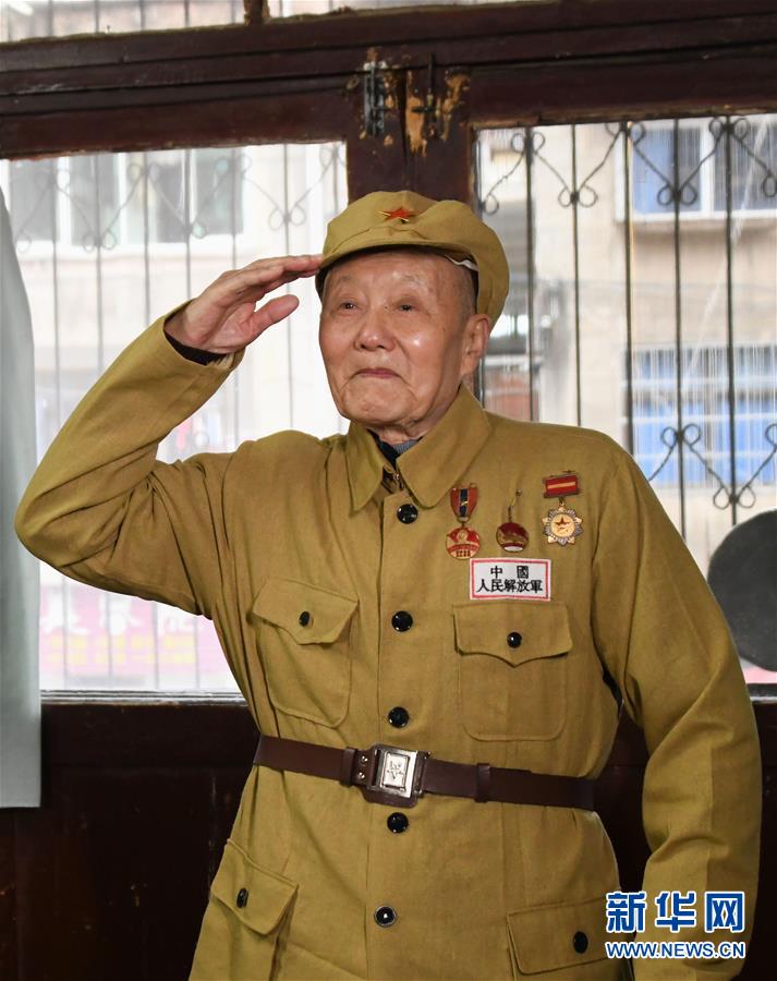 （壯麗70年·奮斗新時(shí)代——共和國榮光）（1）張富清：緊跟黨走，做黨的好戰(zhàn)士