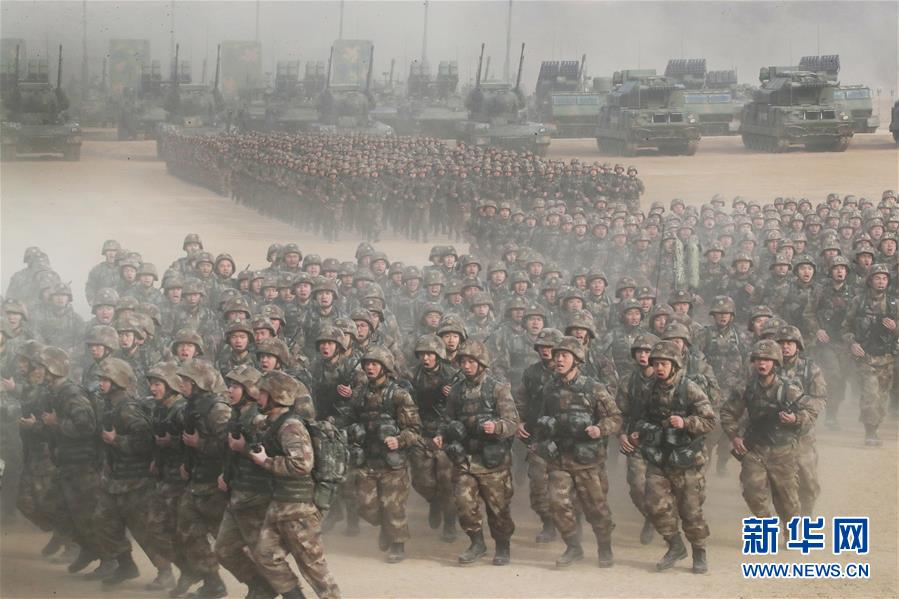 （新華全媒頭條·圖文互動(dòng)）（4）沿著中國(guó)特色強(qiáng)軍之路闊步前進(jìn)——黨中央、中央軍委領(lǐng)導(dǎo)推進(jìn)國(guó)防和軍隊(duì)建設(shè)70年紀(jì)實(shí)