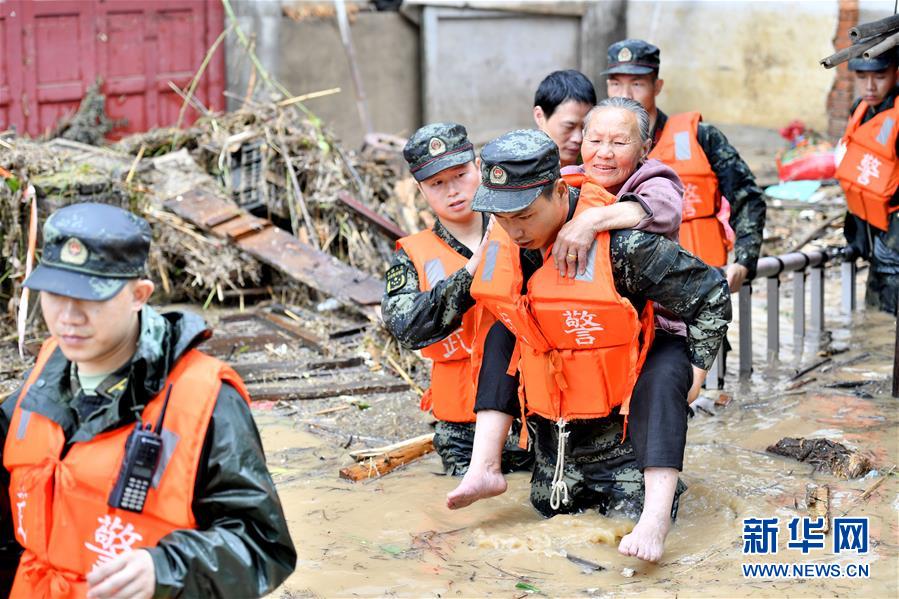 （新華全媒頭條·圖文互動(dòng)）（5）沿著中國(guó)特色強(qiáng)軍之路闊步前進(jìn)——黨中央、中央軍委領(lǐng)導(dǎo)推進(jìn)國(guó)防和軍隊(duì)建設(shè)70年紀(jì)實(shí)