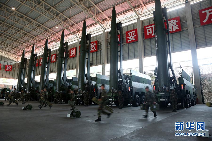 （新華全媒頭條·圖文互動(dòng)）（11）沿著中國(guó)特色強(qiáng)軍之路闊步前進(jìn)——黨中央、中央軍委領(lǐng)導(dǎo)推進(jìn)國(guó)防和軍隊(duì)建設(shè)70年紀(jì)實(shí)