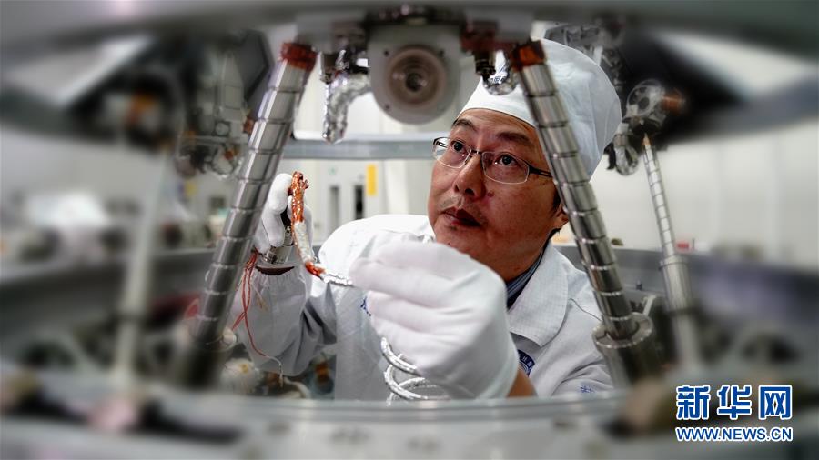 （德耀中華·圖文互動）（1）王曙群：“腳踏實地、仰望星空”的大國工匠