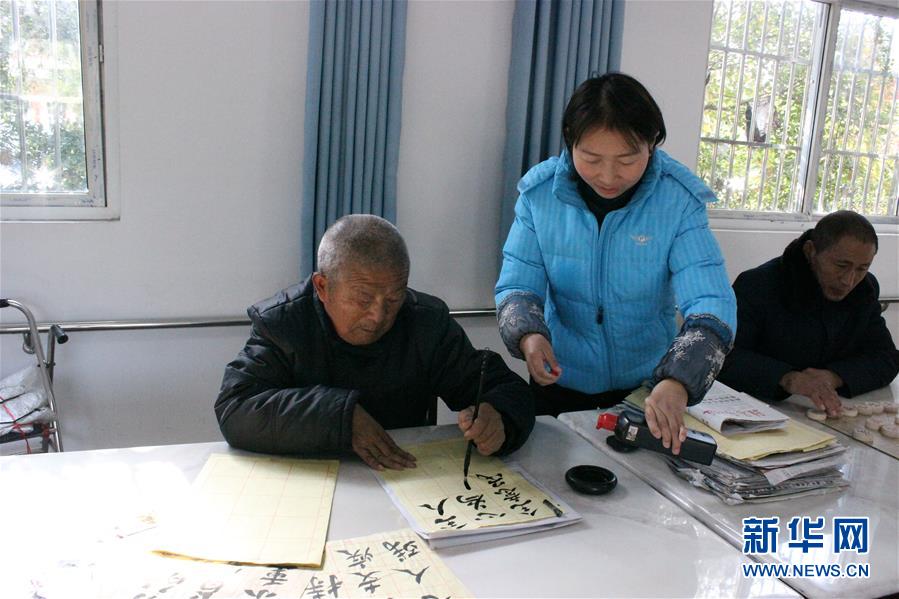 （在習近平新時代中國特色社會主義思想指引下——新時代新作為新篇章·總書記關切脫貧事·圖文互動）（3）醫(yī)療扶貧，照亮貧困家庭的明天