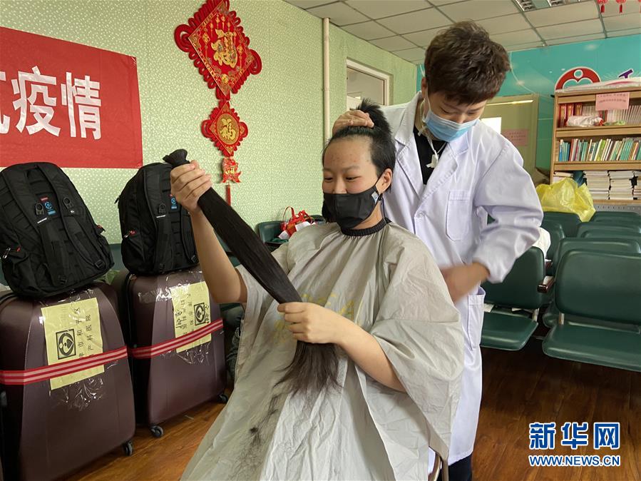 （聚焦疫情防控·圖文互動）（1）沖鋒向前，我們義無反顧——“戰(zhàn)疫”一線醫(yī)護(hù)人員群像