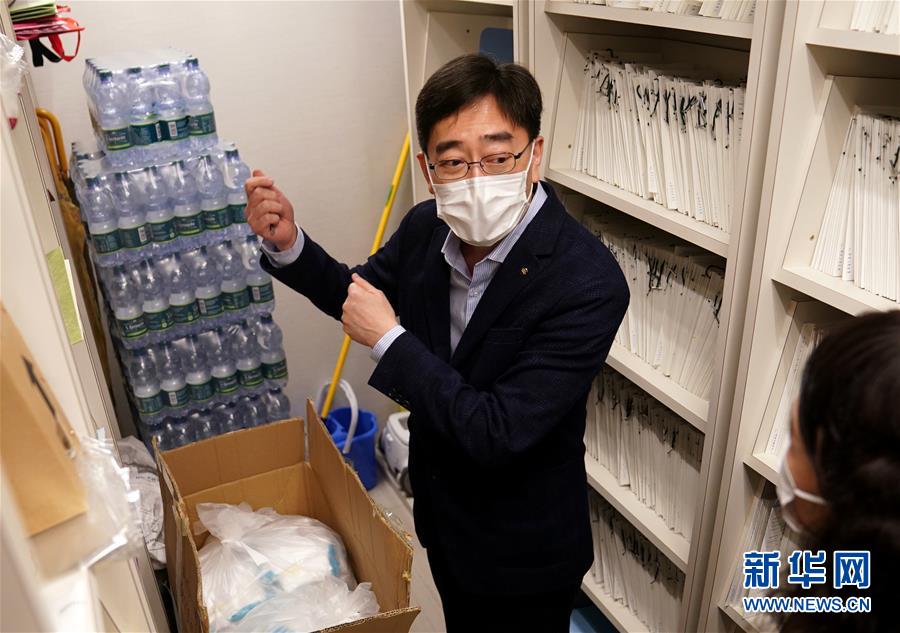 （香港故事·圖文互動）（3）從“非典”到新冠，一位香港醫(yī)生親歷的兩次抗疫