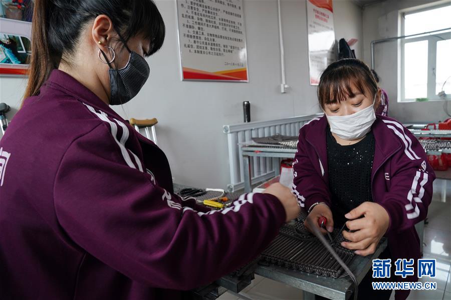（在習(xí)近平新時代中國特色社會主義思想指引下——新時代新作為新篇章·習(xí)近平總書記關(guān)切事·圖文互動）（1）助你飛翔，擁抱陽光——助力殘疾人脫貧攻堅故事