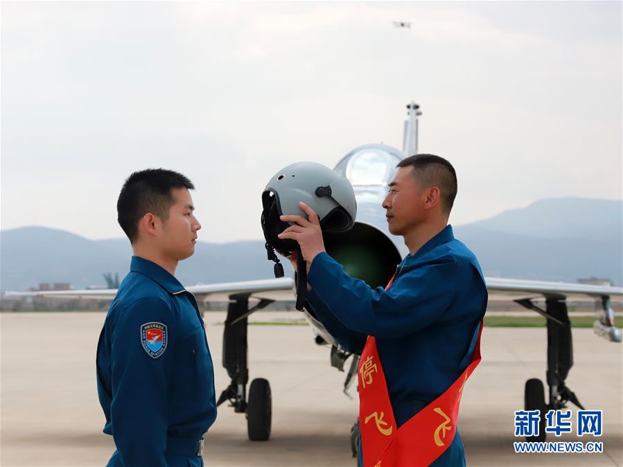 （圖文互動）（2）5290小時！中國空軍殲擊機飛行紀錄保持者光榮停飛