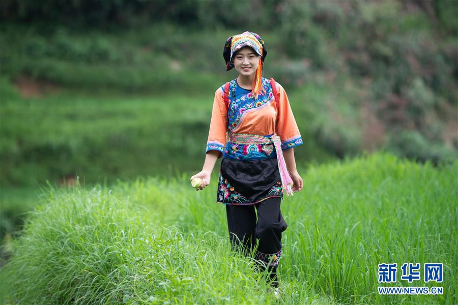 （新華全媒頭條·走向我們的小康生活·圖文互動）（4）那山，那人，那苗寨——十八洞村三代人的奮斗史