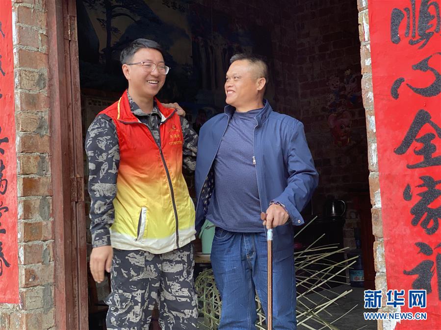 （在習(xí)近平新時代中國特色社會主義思想指引下——新時代新作為新篇章·習(xí)近平總書記關(guān)切事·圖文互動）（4）青春做伴，西部放歌——走近扎根西部建設(shè)邊疆的大學(xué)生們