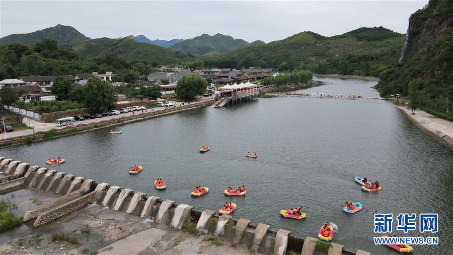 （新華全媒頭條·走向我們的小康生活·圖文互動(dòng)）（3）長(zhǎng)城腳下，小康村串成“珍珠鏈”