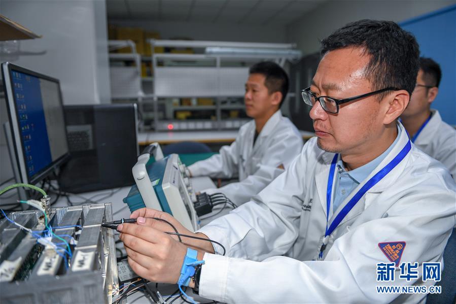 （在習(xí)近平新時代中國特色社會主義思想指引下——新時代新作為新篇章·習(xí)近平總書記關(guān)切事·圖文互動）（3）終不悔為國為民，攀高峰只爭朝夕——來自科學(xué)家們的動人故事