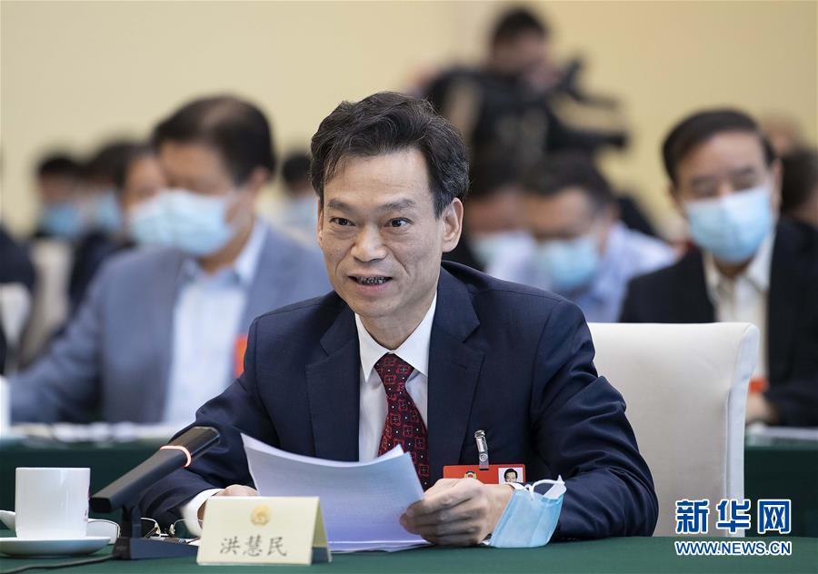 （兩會·熱點(diǎn)畫報(bào)）（2）代表委員建言統(tǒng)籌做好經(jīng)濟(jì)社會發(fā)展工作