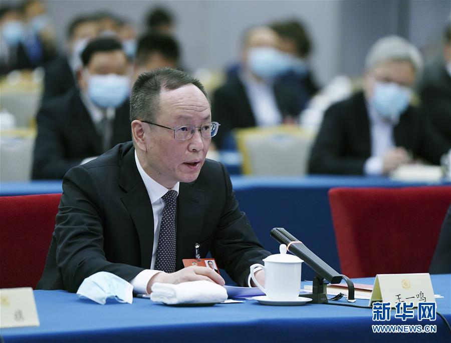 （新華全媒頭條·圖文互動）（7）從人民中汲取磅礴力量——習(xí)近平總書記同出席2020年全國兩會人大代表、政協(xié)委員共商國是紀(jì)實(shí)