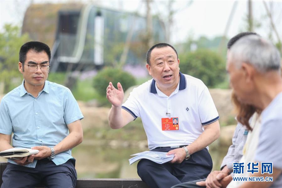 （新華全媒頭條·兩會精神看落實·圖文互動）（2）整體謀劃、系統(tǒng)升級、全面提升——落實全國兩會精神織牢織密公共衛(wèi)生防護網(wǎng)