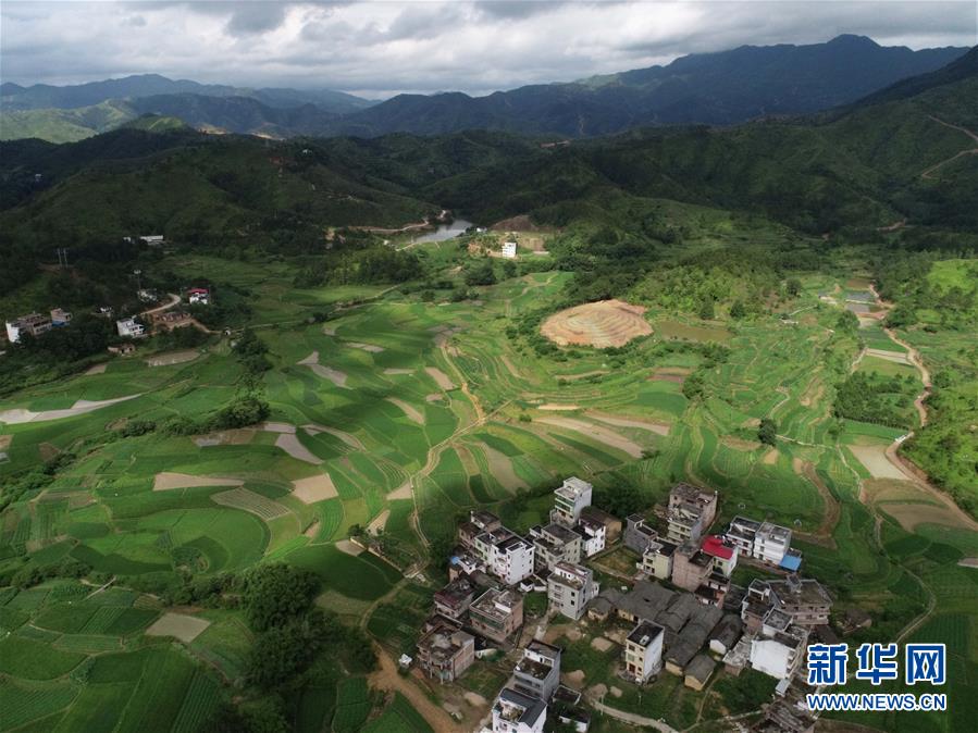 （在習(xí)近平新時代中國特色社會主義思想指引下——新時代新作為新篇章·習(xí)近平總書記關(guān)切事·圖文互動）（4）新生活、新盼頭——脫貧攻堅新形勢速覽