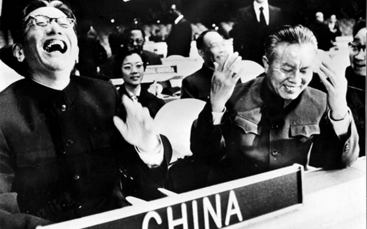 1971年10月25日，聯(lián)大通過決議，恢復(fù)了中華人民共和國在聯(lián)合國的合法席位