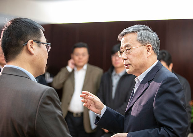 讓銀行業(yè)金融機(jī)構(gòu)愿意做、能夠做、也會(huì)做民營企業(yè)業(yè)務(wù)