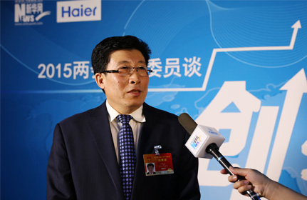 “面對(duì)這種新型的、農(nóng)業(yè)轉(zhuǎn)型的項(xiàng)目，政府各級(jí)部門(mén)也都在研究怎么落實(shí)，還有很多細(xì)節(jié)上的問(wèn)題。”