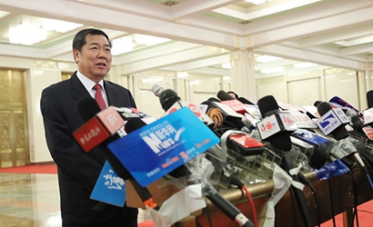 何立峰：2016年實現(xiàn)了穩(wěn)增長、穩(wěn)就業(yè)