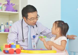 加強兒科醫(yī)生、助產(chǎn)士等緊缺人才培養(yǎng)