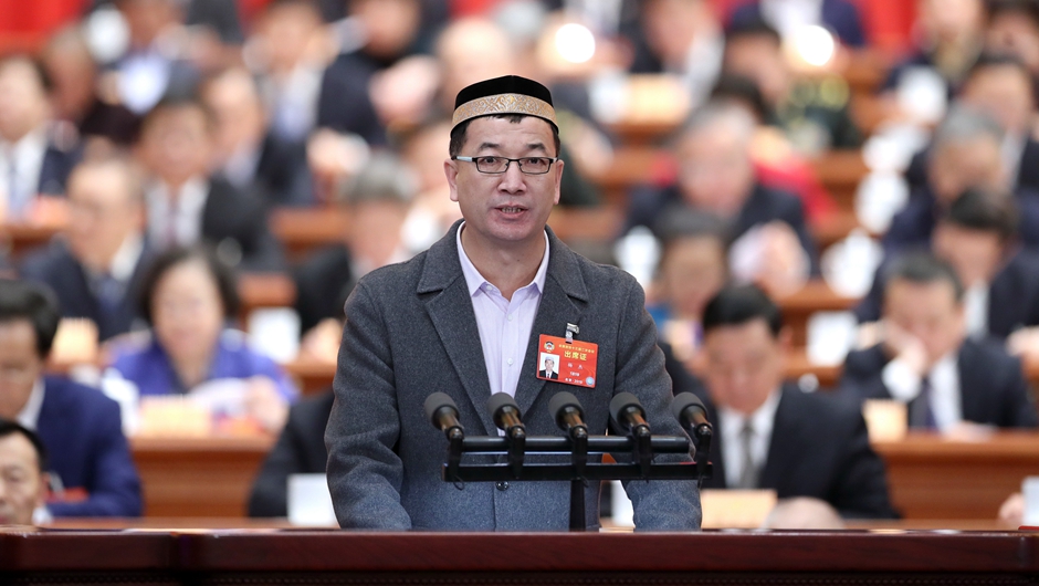 新疆維吾爾自治區(qū)呼圖壁縣政協(xié)副主席、伊斯蘭教協(xié)會會長，呼圖壁縣城鎮(zhèn)陜西寺阿訇 楊杰