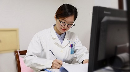 有才！這位女醫(yī)生自創(chuàng)說唱視頻，讓科普更“接地氣”