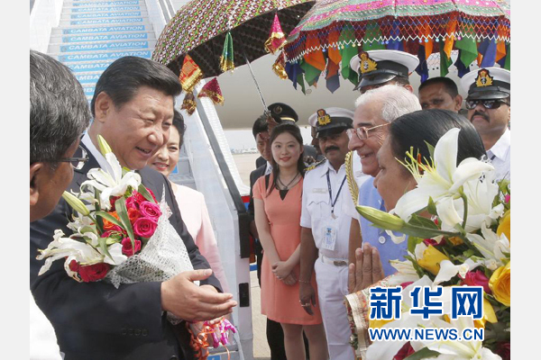 9月17日，國家主席習(xí)近平抵達(dá)古吉拉特邦艾哈邁達(dá)巴德市，開始對(duì)印度進(jìn)行國事訪問。 新華社記者 鞠鵬 攝