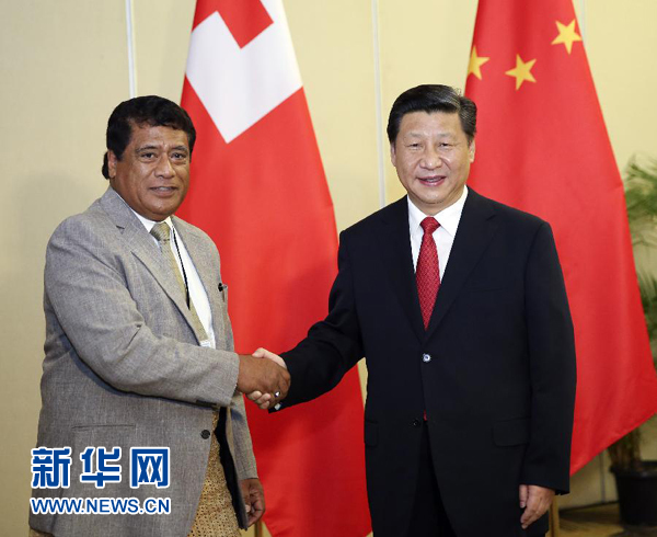 11月22日，國(guó)家主席習(xí)近平在斐濟(jì)楠迪會(huì)見湯加首相圖伊瓦卡諾。新華社記者丁林?jǐn)z 
