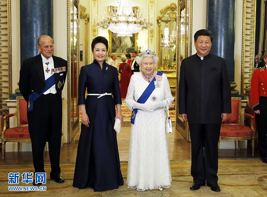 10月20日，國家主席習(xí)近平在倫敦白金漢宮出席英國女王伊麗莎白二世舉行的歡迎晚宴。 新華社記者 鞠鵬 攝