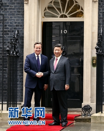 10月21日，國(guó)家主席習(xí)近平在倫敦唐寧街首相府同英國(guó)首相卡梅倫舉行會(huì)談。 新華社記者 鞠鵬 攝 