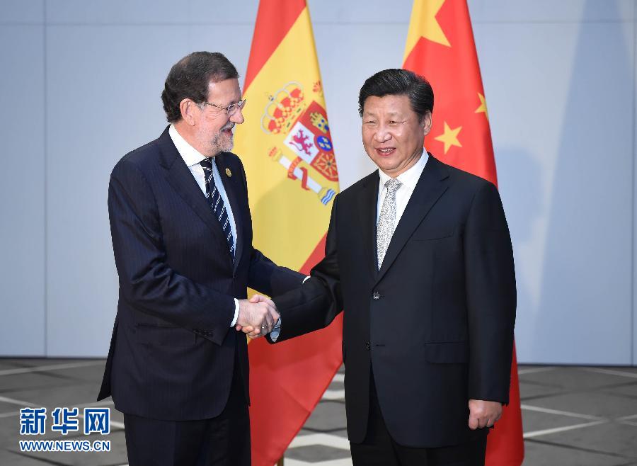 11月16日，國家主席習(xí)近平在土耳其安塔利亞會見西班牙首相拉霍伊。 新華社記者 張鐸 攝