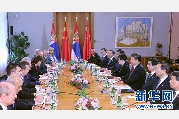 6月18日，國家主席習(xí)近平在貝爾格萊德同塞爾維亞總統(tǒng)尼科利奇舉行會(huì)談。 新華社記者 馬占成 攝