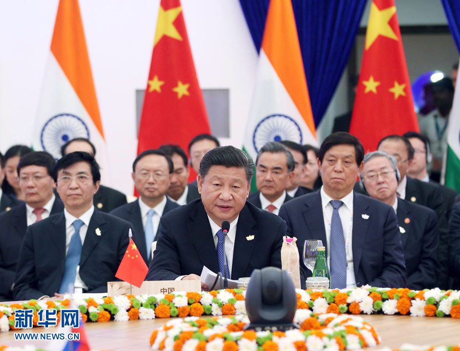 10月16日，金磚國家領(lǐng)導人第八次會晤在印度果阿舉行。中國國家主席習近平、印度總理莫迪、南非總統(tǒng)祖馬、巴西總統(tǒng)特梅爾、俄羅斯總統(tǒng)普京出席。習近平發(fā)表題為《堅定信心　共謀發(fā)展》的重要講話。新華社記者姚大偉攝 