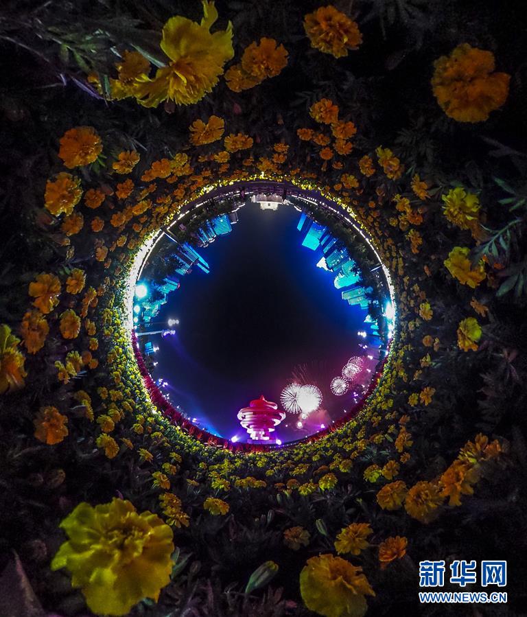 （新華全媒頭條·上合青島峰會·圖文互動）（1）攜手前進(jìn)，開啟上合發(fā)展新征程 ——習(xí)近平主席主持上合組織青島峰會 并舉行系列活動紀(jì)實(shí)