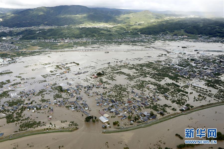（國際）（2）受臺風(fēng)“海貝思”影響日本長野縣千曲川決堤